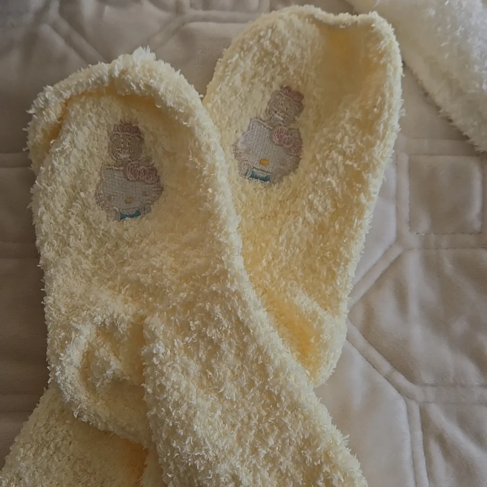 Hello Kitty socks 2 pk set. Butter yellow and white Fluffy socks